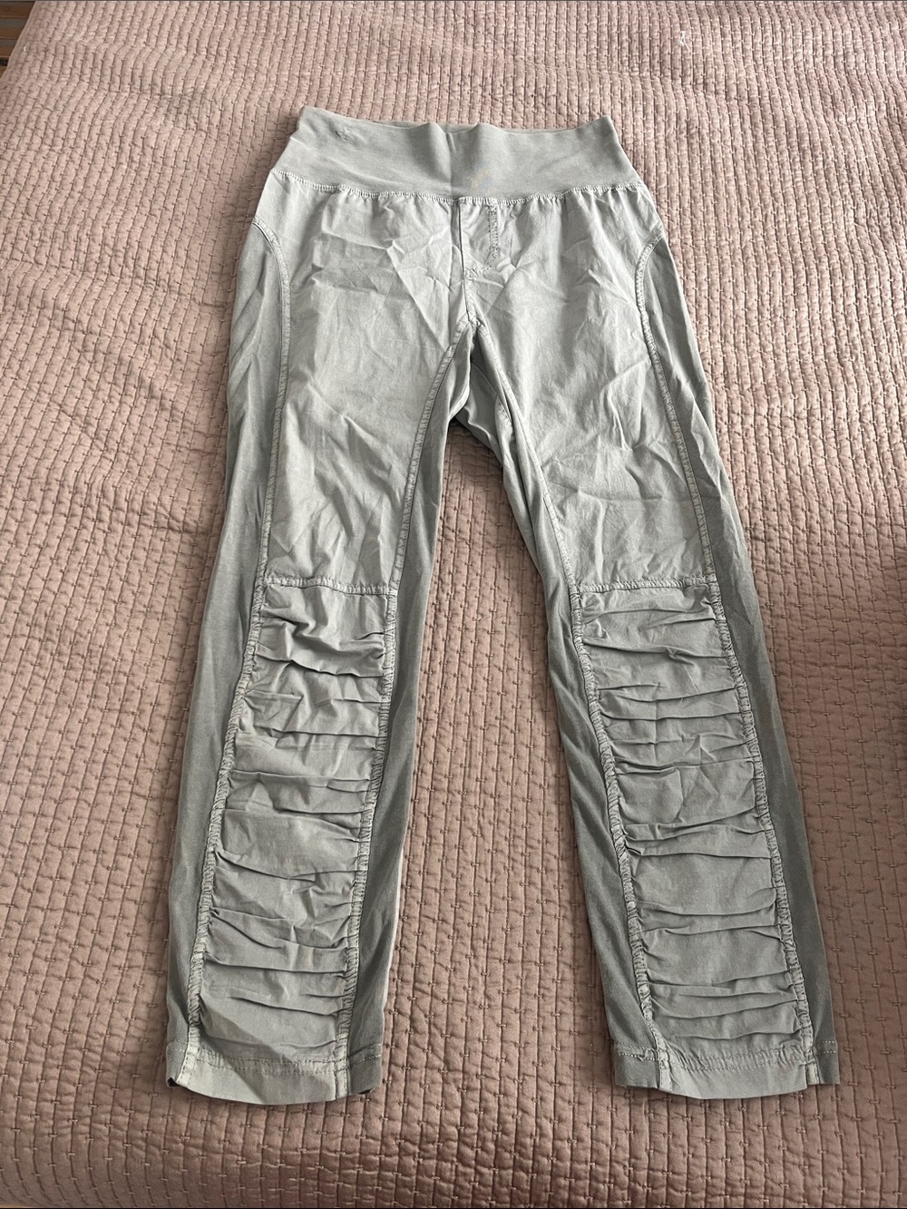 Cropped Ruched Ankle Active Pants - Army green